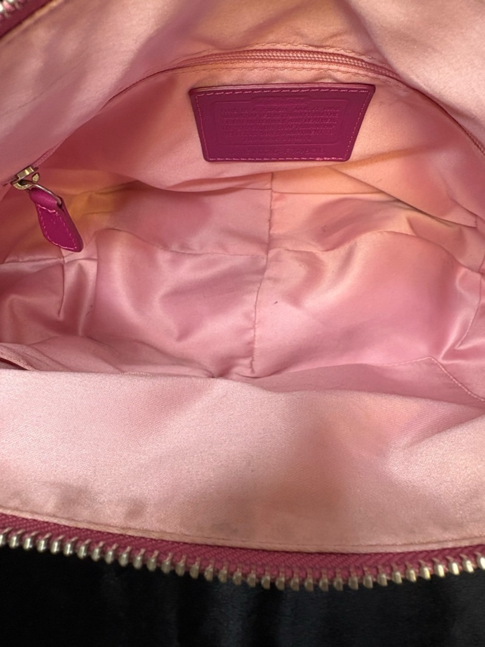 🔥🔥🔥Coach Rare Laura Signature Canvas Leather Should Bag Vibrant Pink - Picture 11 of 16